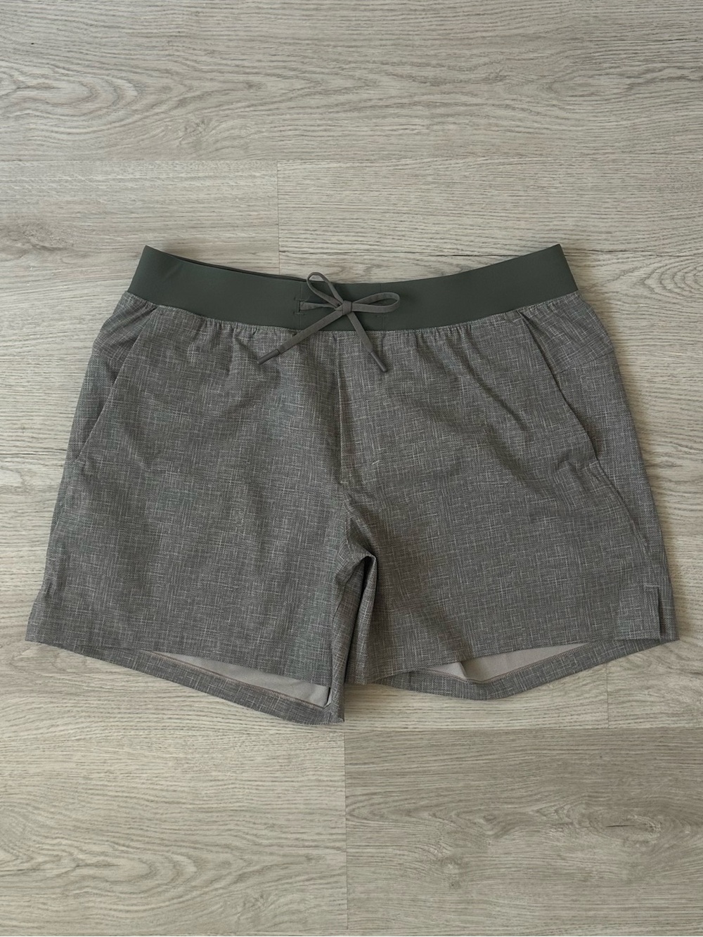MENS LULULEMON SHORTS